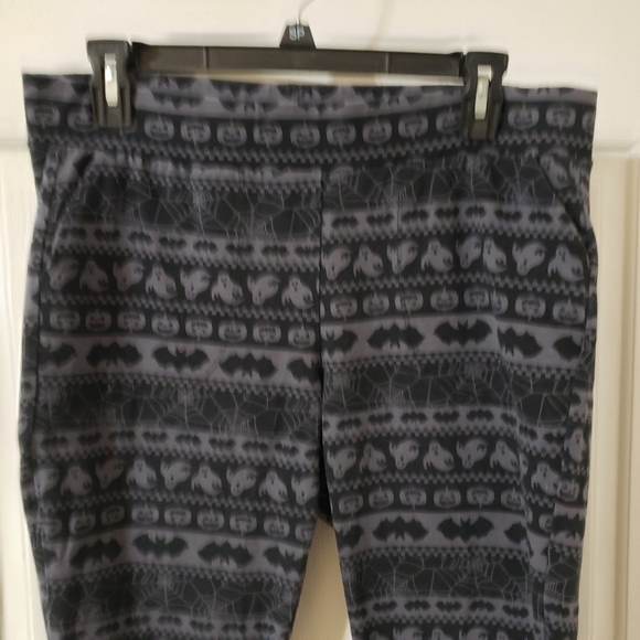 Torrid Size 2 Black and Gray Patterned Leggings - Picture 4 of 7
